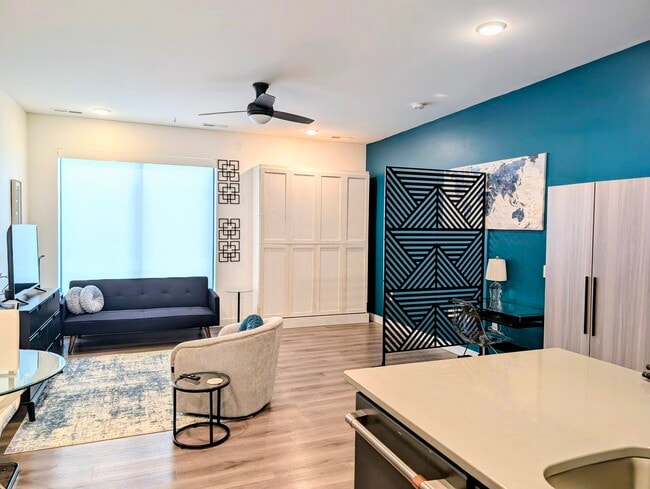 Photo - 300 S Clinton St Unidad 703