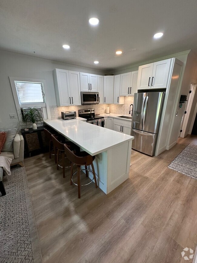 Building Photo - Beautifully Remodeled 2 bed 1 bath Pohaila... Rental