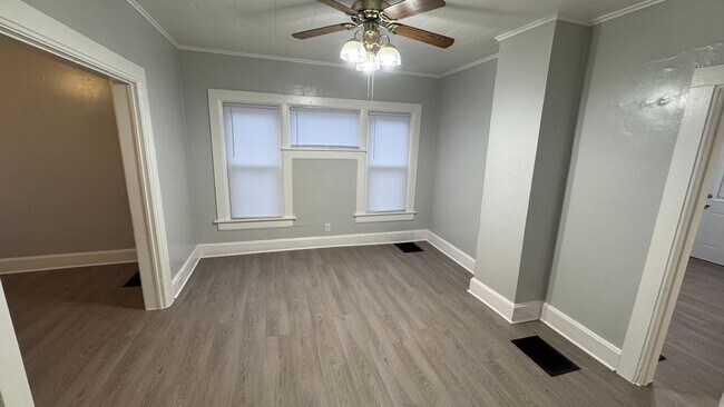 Photo - 219 W 15th St