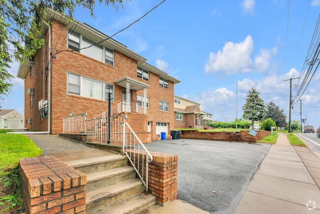 Building Photo - 480 N Midland Ave Rental