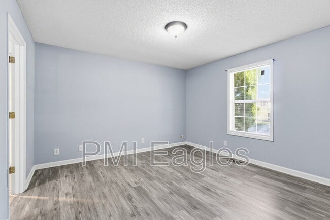 Photo - 112 Waterford Dr