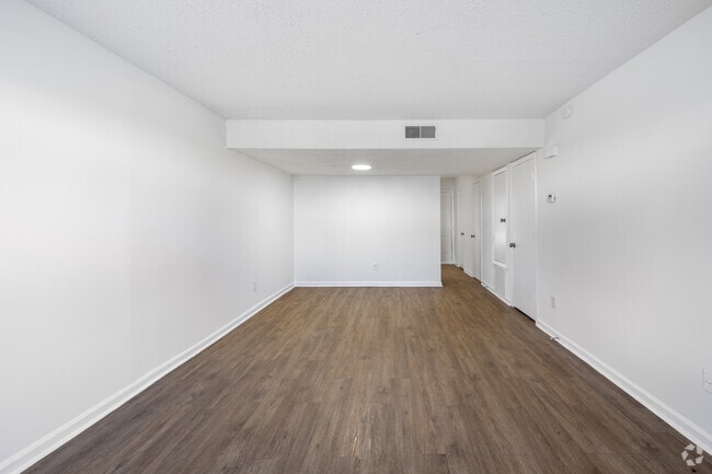 2BR, 1.5BA - 1,160SF - Townhome - Living Room - Harbour Landing