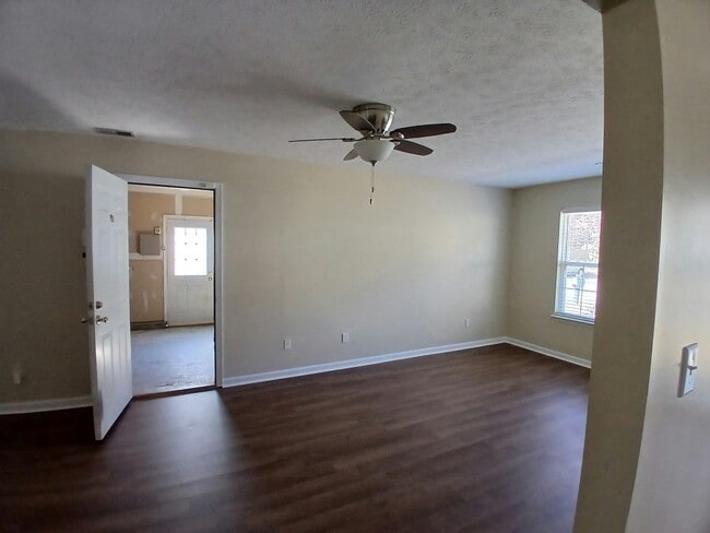 Photo - 746 Kings Ridge Dr