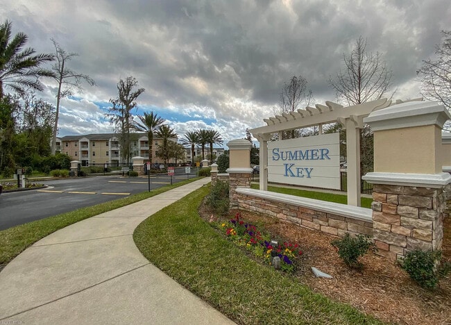Building Photo - 8210 Green Parrot Rd Unit Summerkey