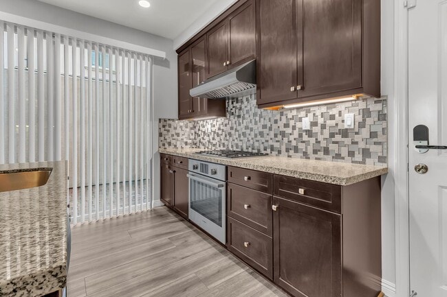 Building Photo - 76 Evening Sun