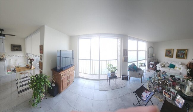 Photo - 17600 N Bay Rd Unidad N905