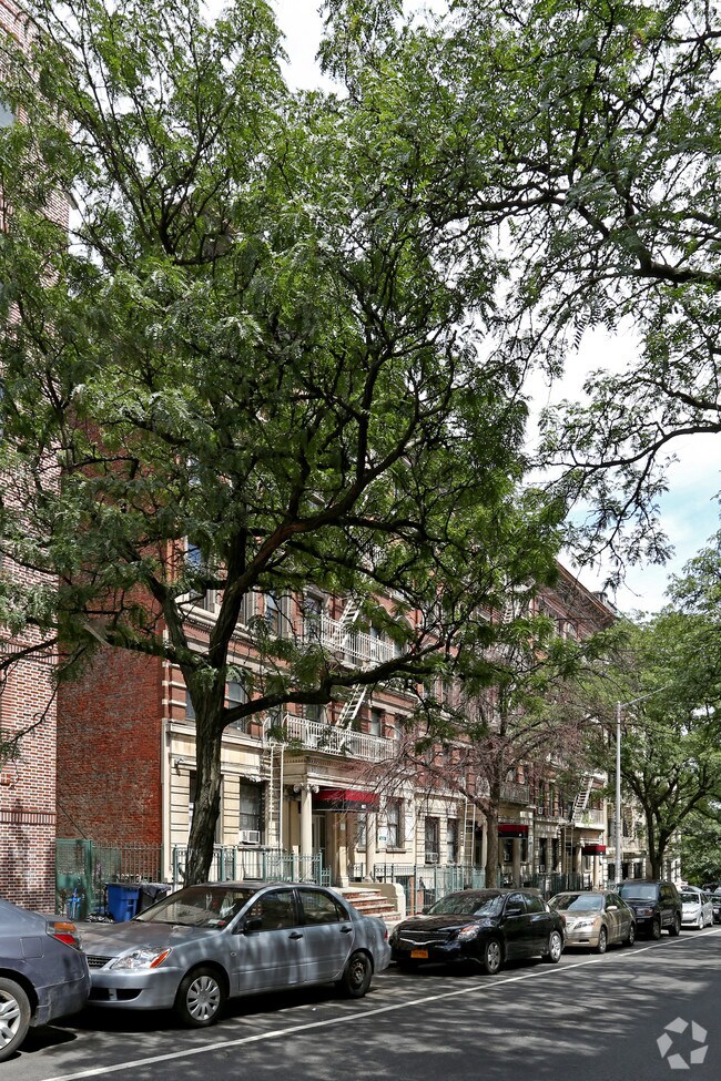 Photo - 463 W 159th St