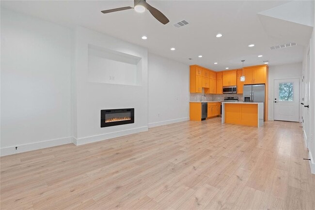 Photo - 124 S Mockingbird Cir