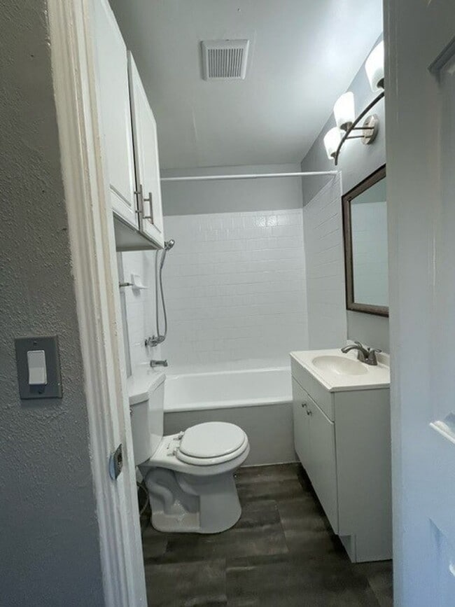 Photo - 636 Chestnut Avenue