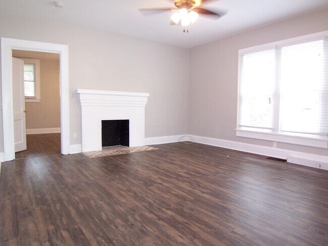 Photo - 1 Bed/1 Bath - Unit 6 Unit 6