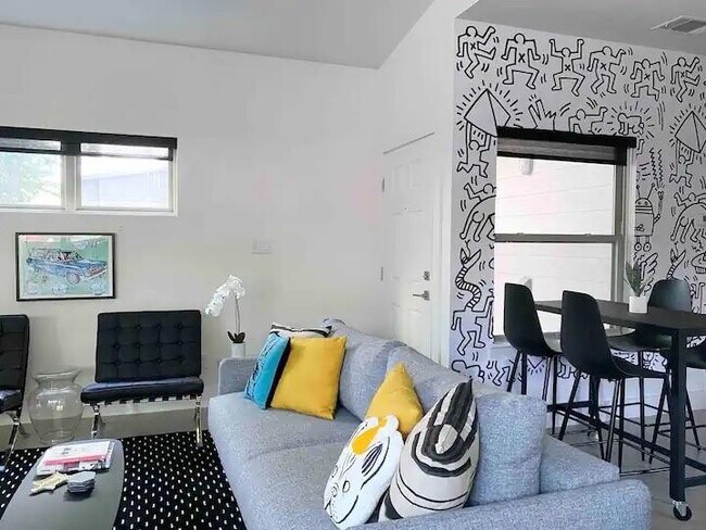 Photo - 2012 Willow St Unit B