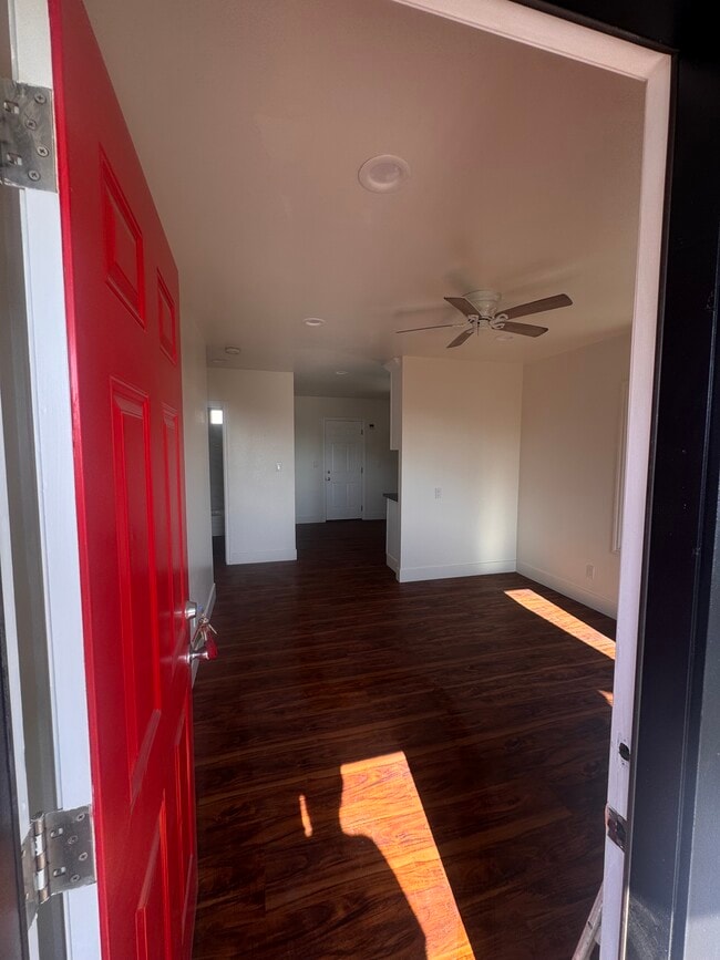 Photo - 936 N Gage Ave