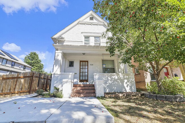 Building Photo - Stylish Governors' Park 1 bed/1 bath apart...