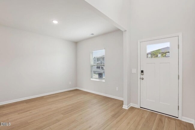 Photo - 693 White Birch Ln