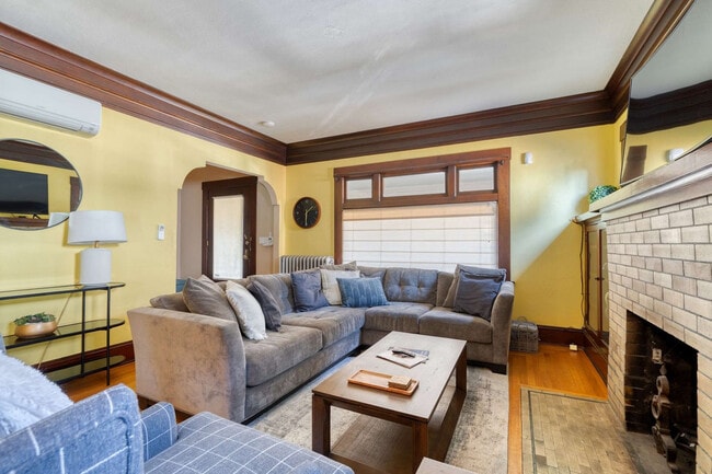 Photo - 2034 NE Flanders St Unidad ID1309886P