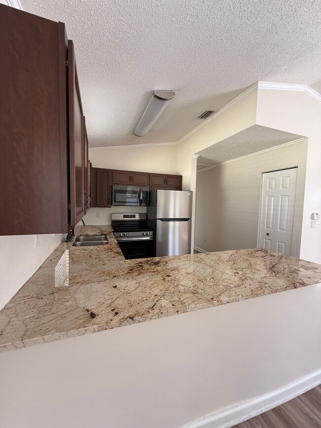 Photo - 115 58th St E