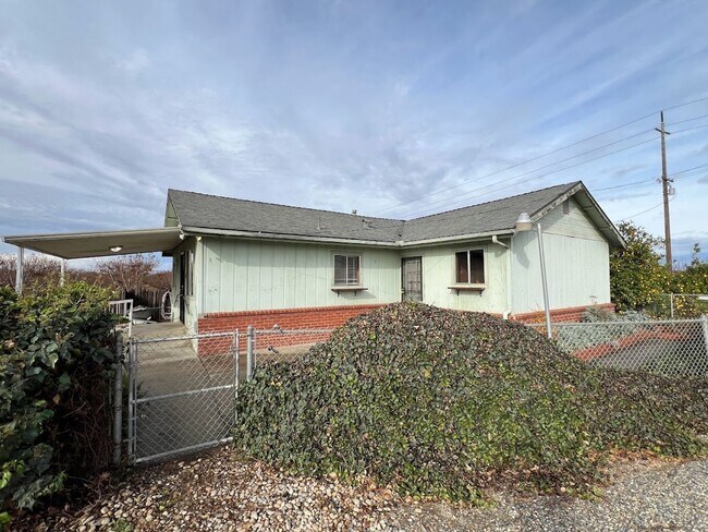 Photo - Reedley Country Home For rent