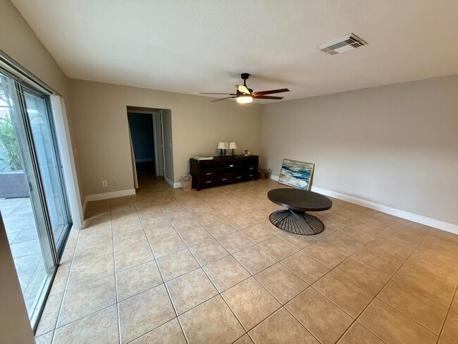 Photo - 107 Bent Arrow Dr
