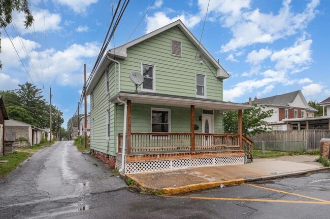 Photo - 122 S 5th St