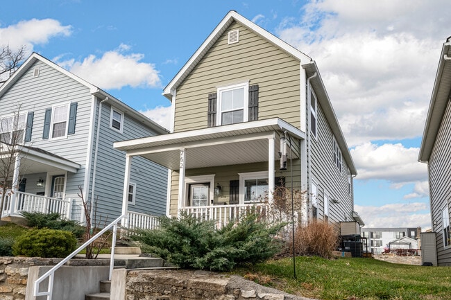 Photo - 762 Morgan St