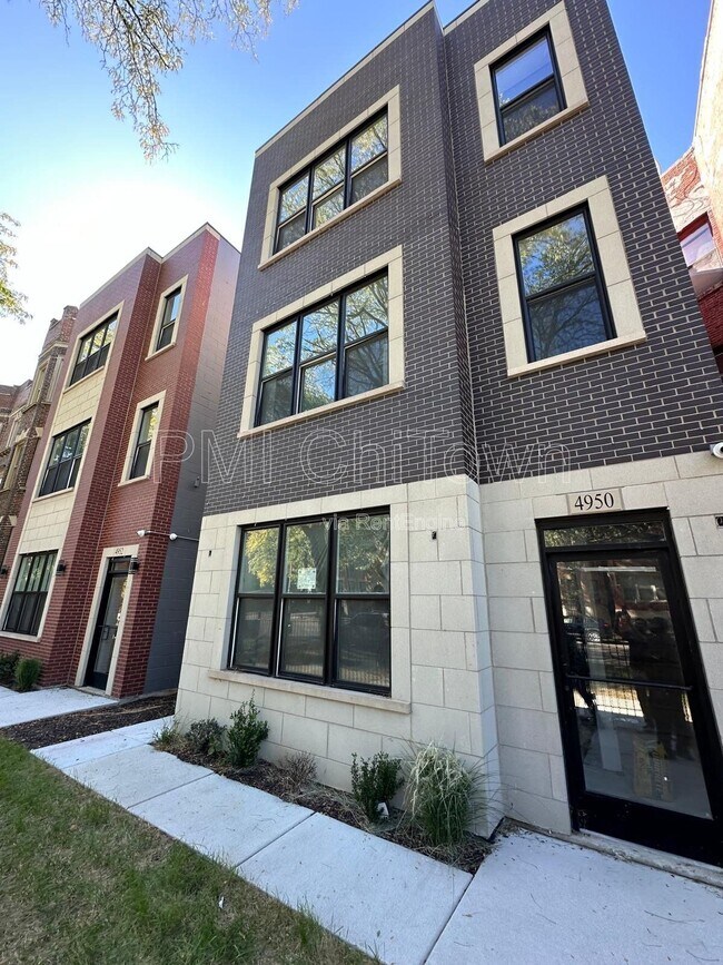 Building Photo - 4950 S Michigan Ave Unit 2