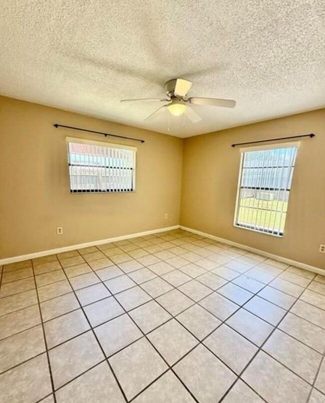 Photo - 2 bed 2 bath 2-plex with 1000 sf. and gara...