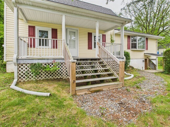 Photo - 1036 Albemarle Ave