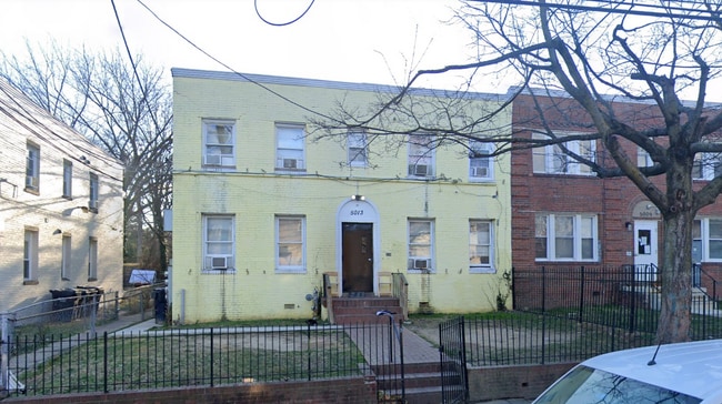 Photo - 5013 1st St NW