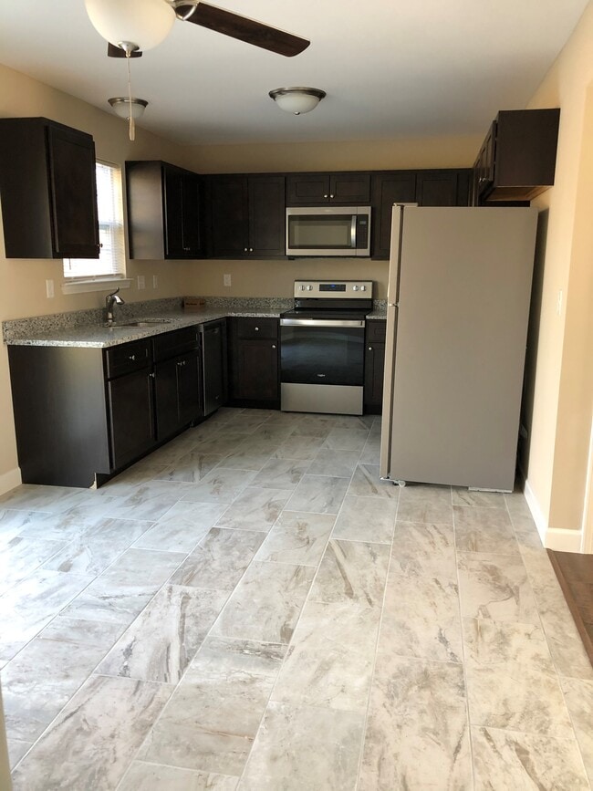 Photo - 1469 Village Circle Dr