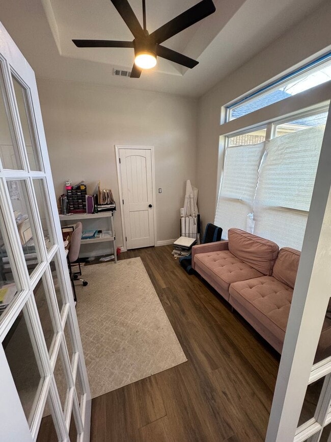 Photo - 421 Mt Pleasant St