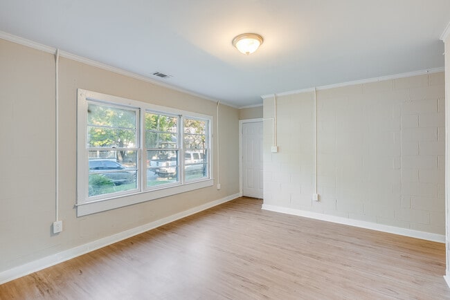Photo - Bright 2 Bedroom Apartment Unit A Unit A