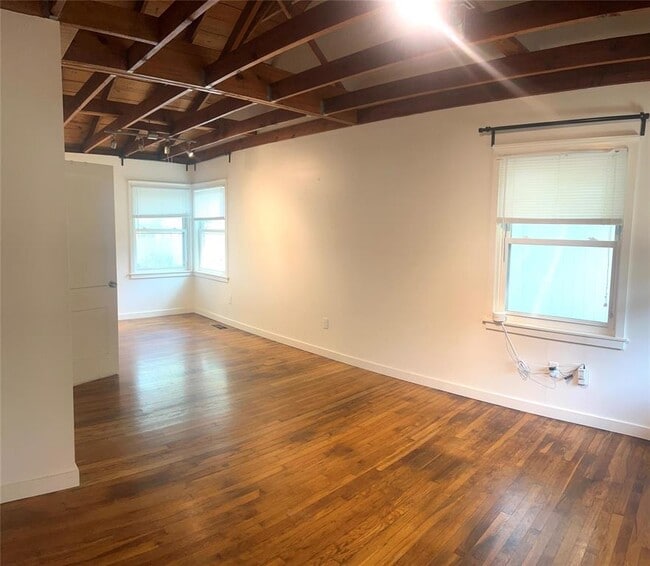 Photo - 1322 Morgan Ln