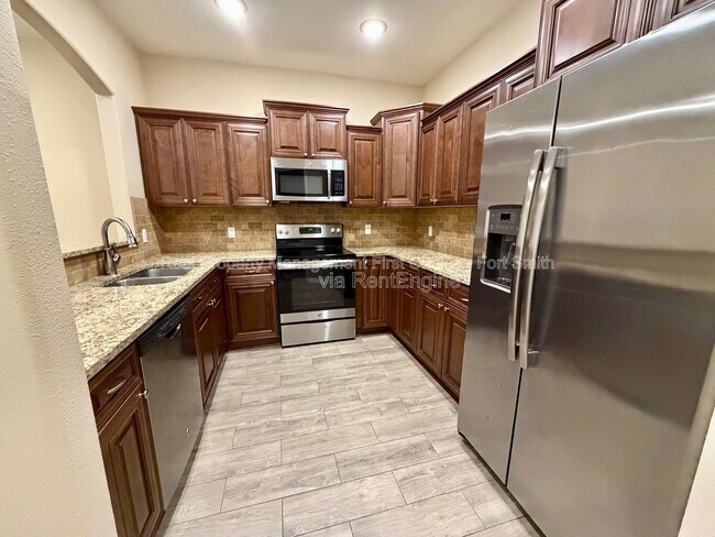 Photo - 6609 Leightyn Ln