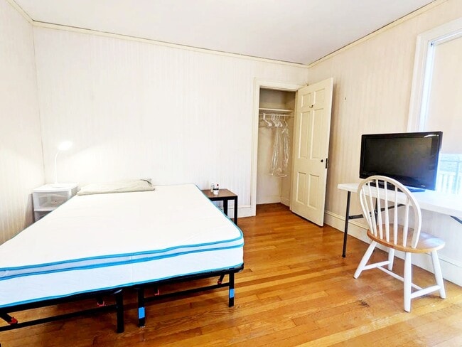 Photo - 60 Undine Rd