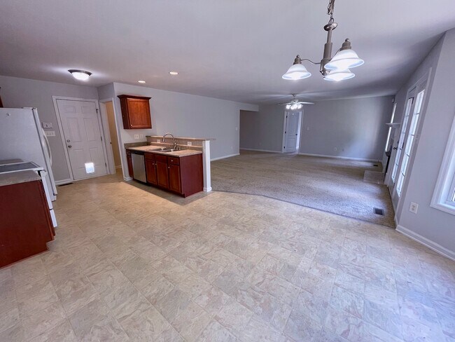 Photo - 21 English Oak Dr