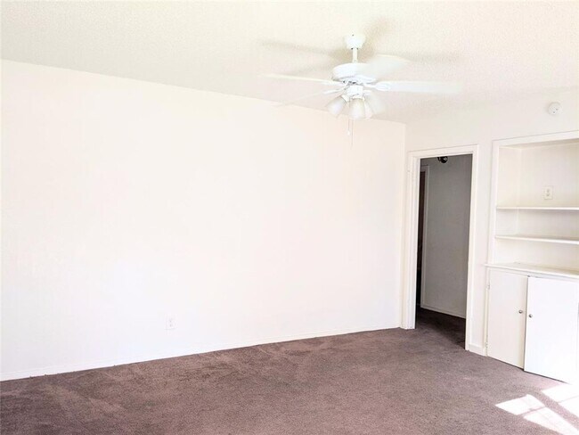 Photo - 6403 Hollis Ave