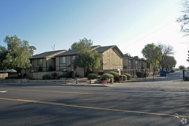 Pepper Tree Apartments - Pepper Tree Apartments
