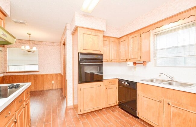 Photo - 8911 Stroud Dr