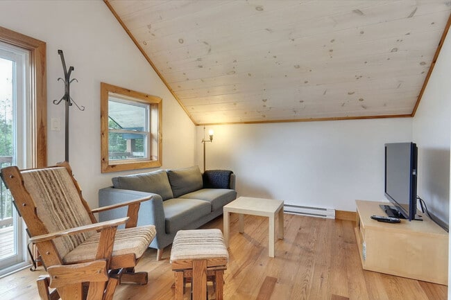 Photo - 566 Chem. du Lac Beauclair Unité ID1340595P