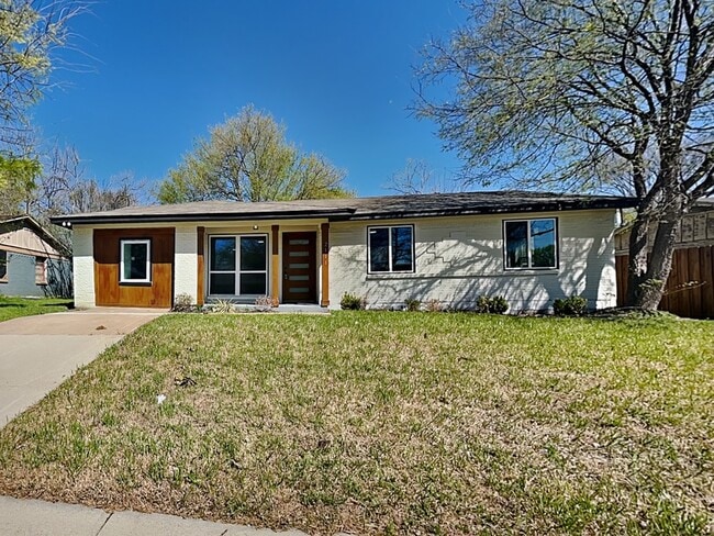 Building Photo - 2111 Melissa St