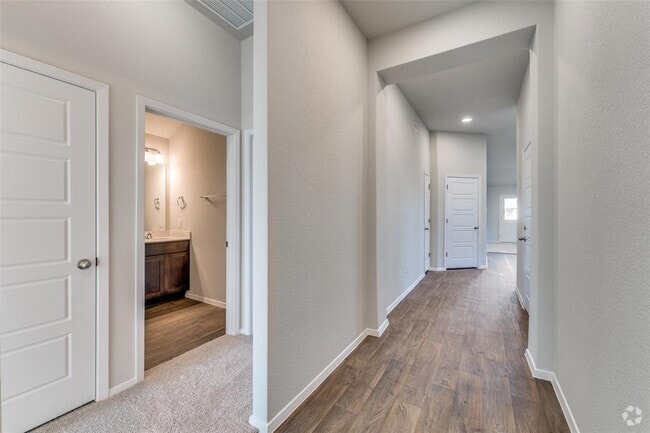 Building Photo - 147 Shugart St Rental
