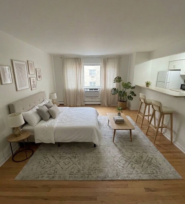 Building Photo - 420 W Aldine Ave Unit 326