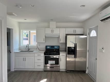 Photo - 7540 Cozycroft Ave