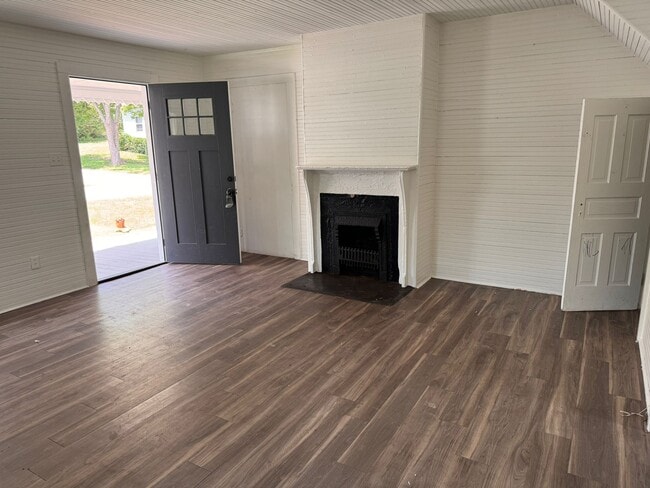 Photo - Branch Street, 33-34