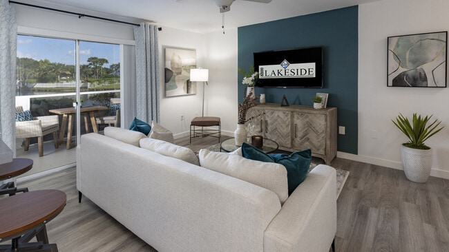 Photo - 8800 Lakeside