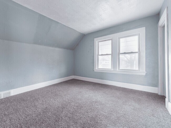 Photo - Charming 2-Bedroom 1 Bathroom Property in Prime Location