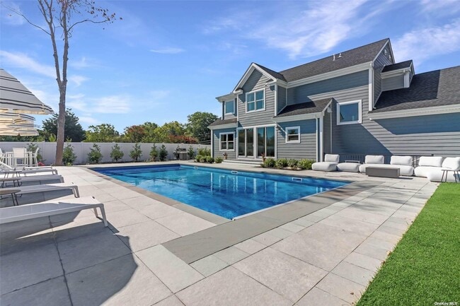 Photo - 950 Tasker Ln