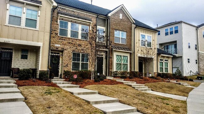 Photo - 3231 Moss Ln