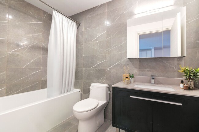 Photo - 30 Saint-Joseph Est Unit 604