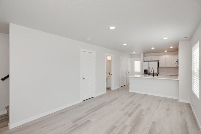 Photo - 2 Bedroom Cottage Now Available!